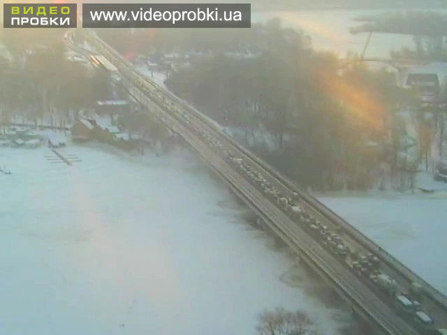 На мосту Метро огромная пробка